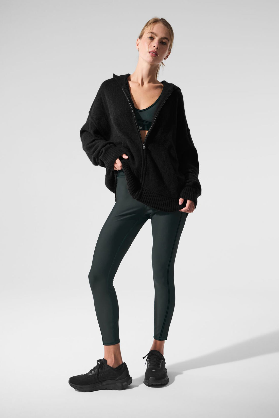 Sudadera con capucha y cremallera completa de cachemira New Class - Negra